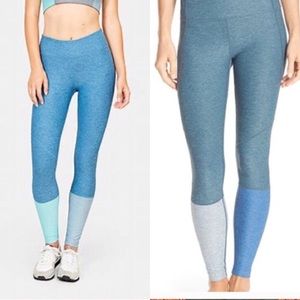 ISO : Outdoor voices dipped leggings